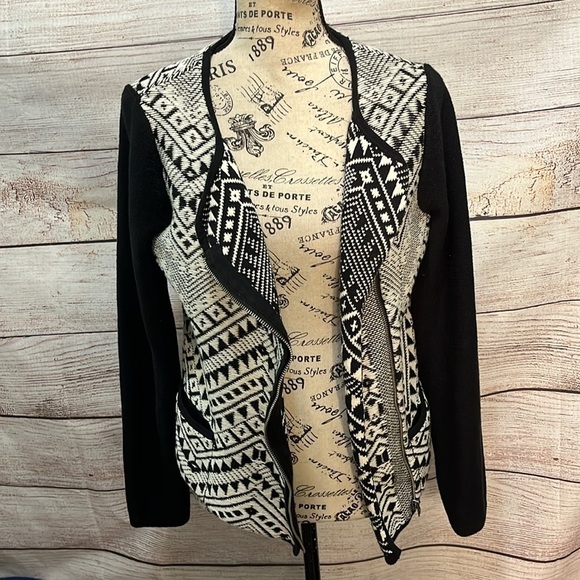 Lucky Brand Cardigan Sweater Asymmetrical  Front Zipper Tribal Print Size Large - Picture 3 of 9